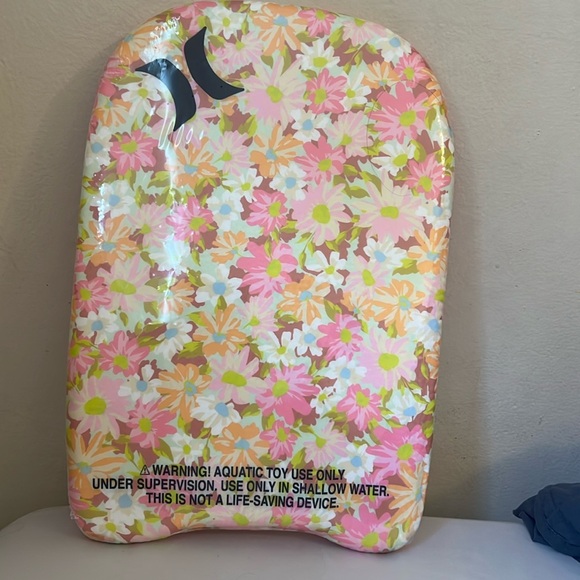 NWT Hurley  KIDS kickboard 18” board - Picture 1 of 5